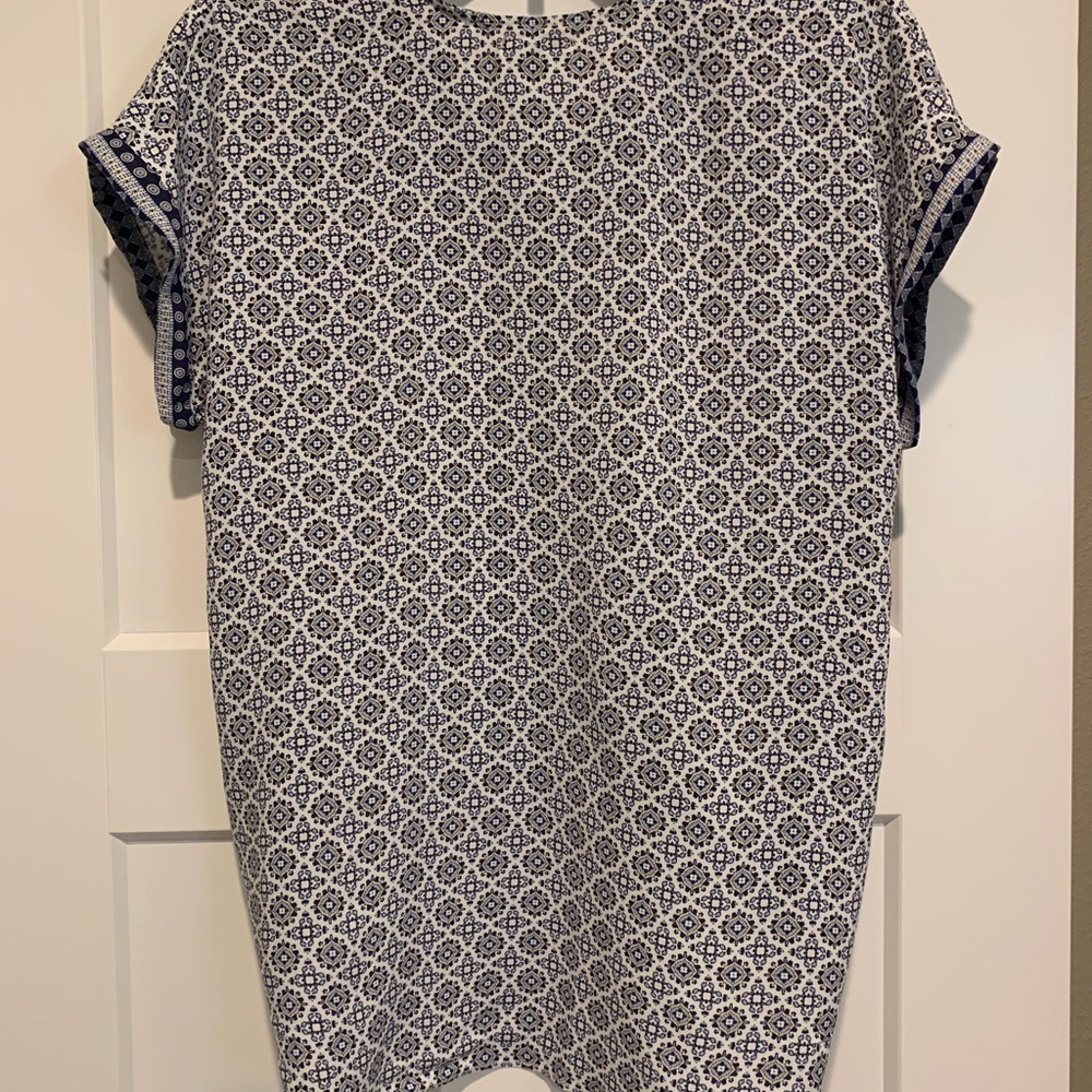 Max Studio High-Low Blue Patterned Blouse - Picture 2 of 2